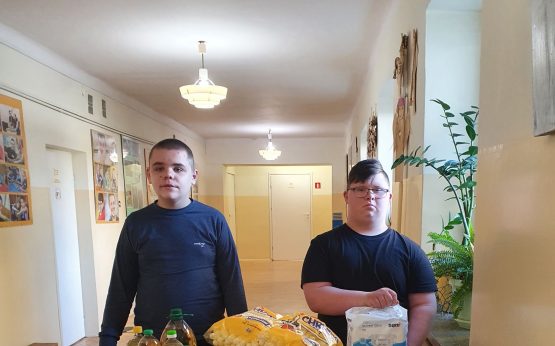 SZKOLNE AKCJE CHARYTATYWNE