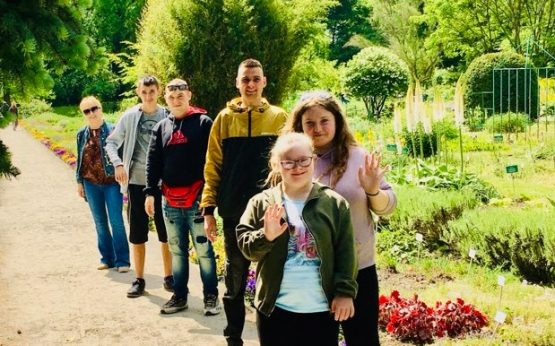 OGRÓD BOTANICZNY, DOŚWIADCZEŃ I MINI ZOO  NA WYCIECZCE KLASY II PPA