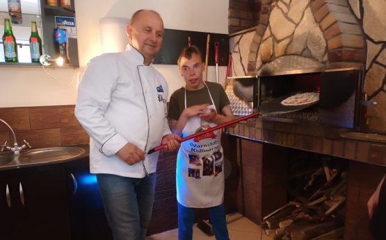 WARSZTATY PIECZENIA PIZZY W „PIETRO PARTY”